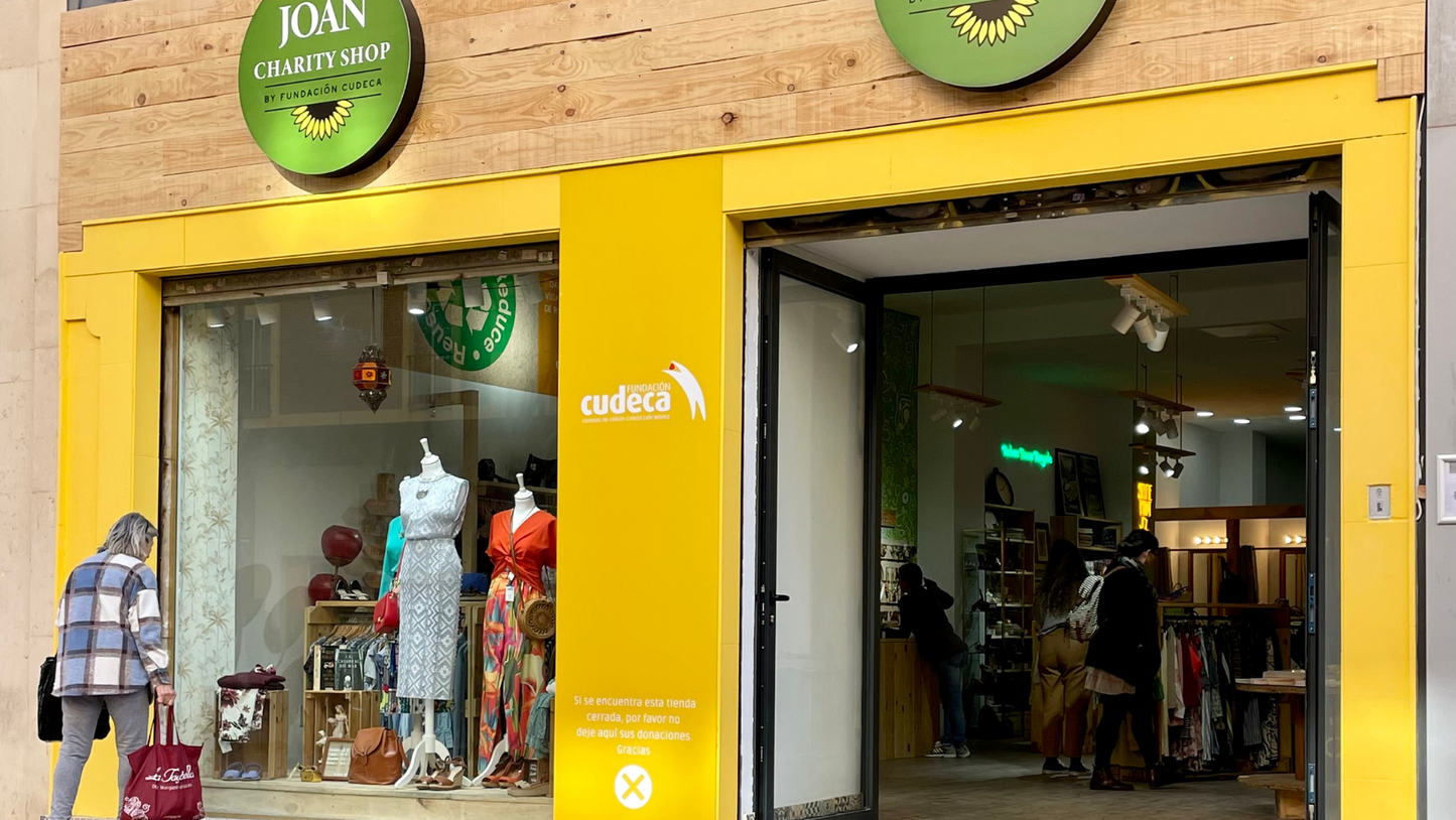 voluntarias tienda benefica cudeca