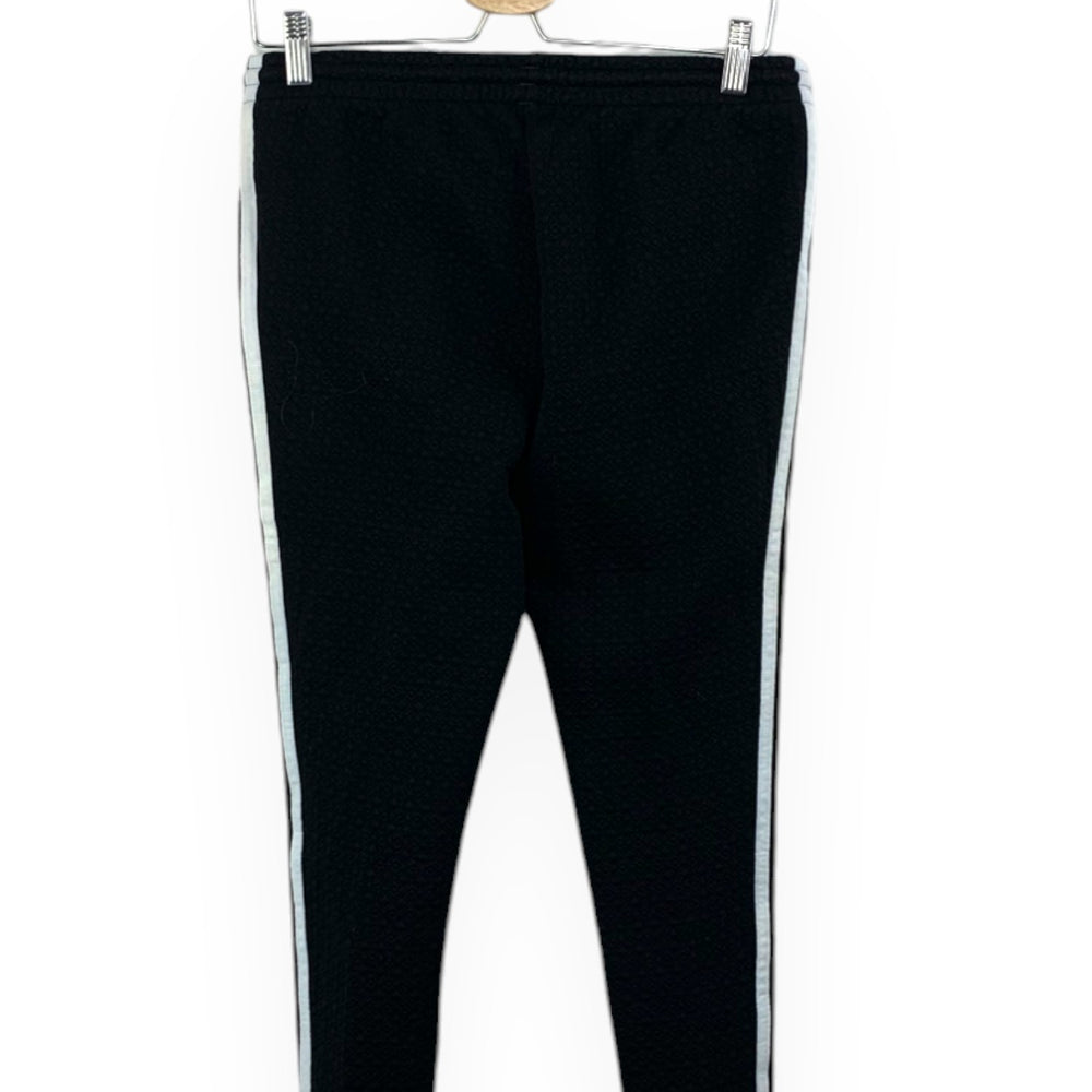 
                  
                    Pantalon de sport homme ADIDAS Taille M
                  
                