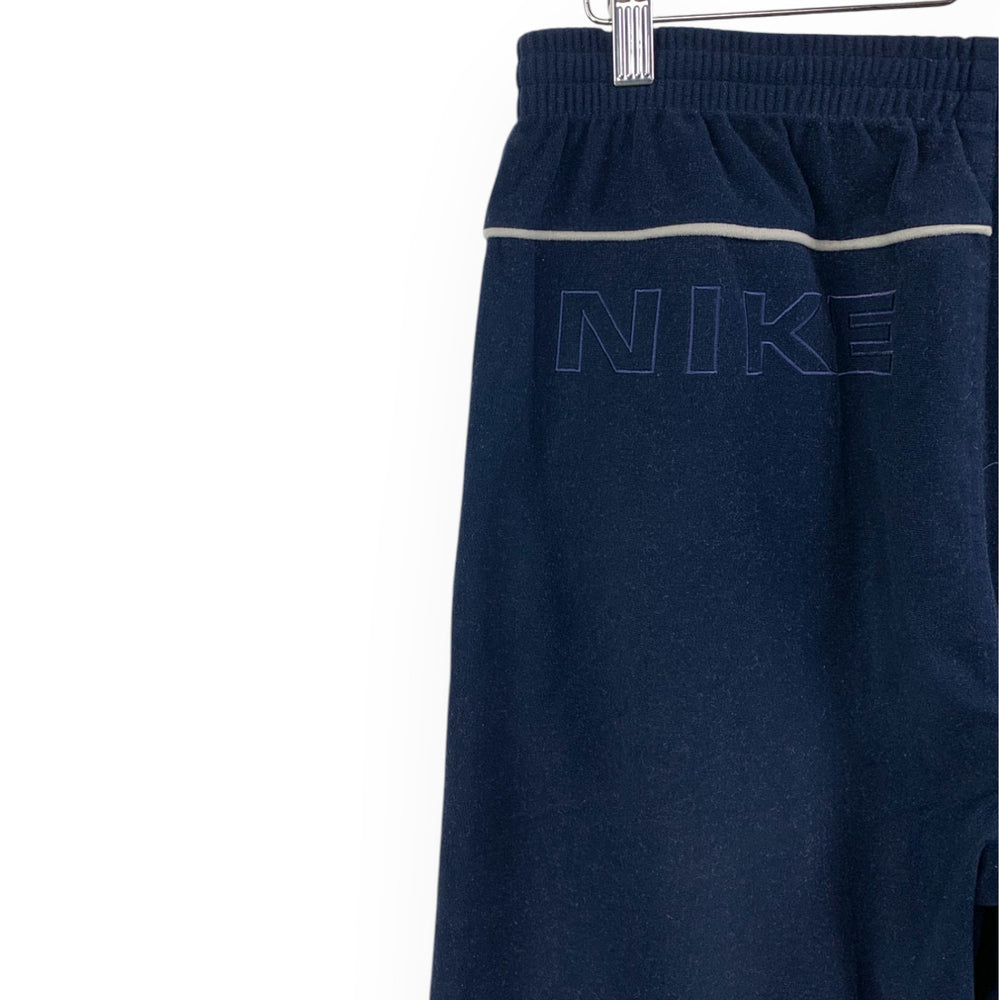 
                  
                    NIKE pantalon sport hombre Talla L
                  
                